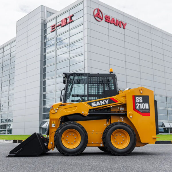 Miniładowarka Skid Steer Sany Ss210r Bok